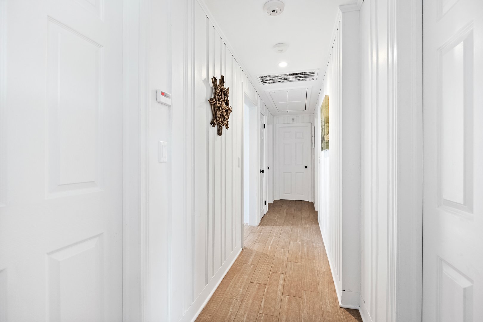 8 Belaire Manor Photo 18