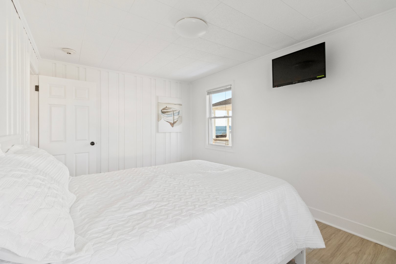 8 Belaire Manor Photo 23