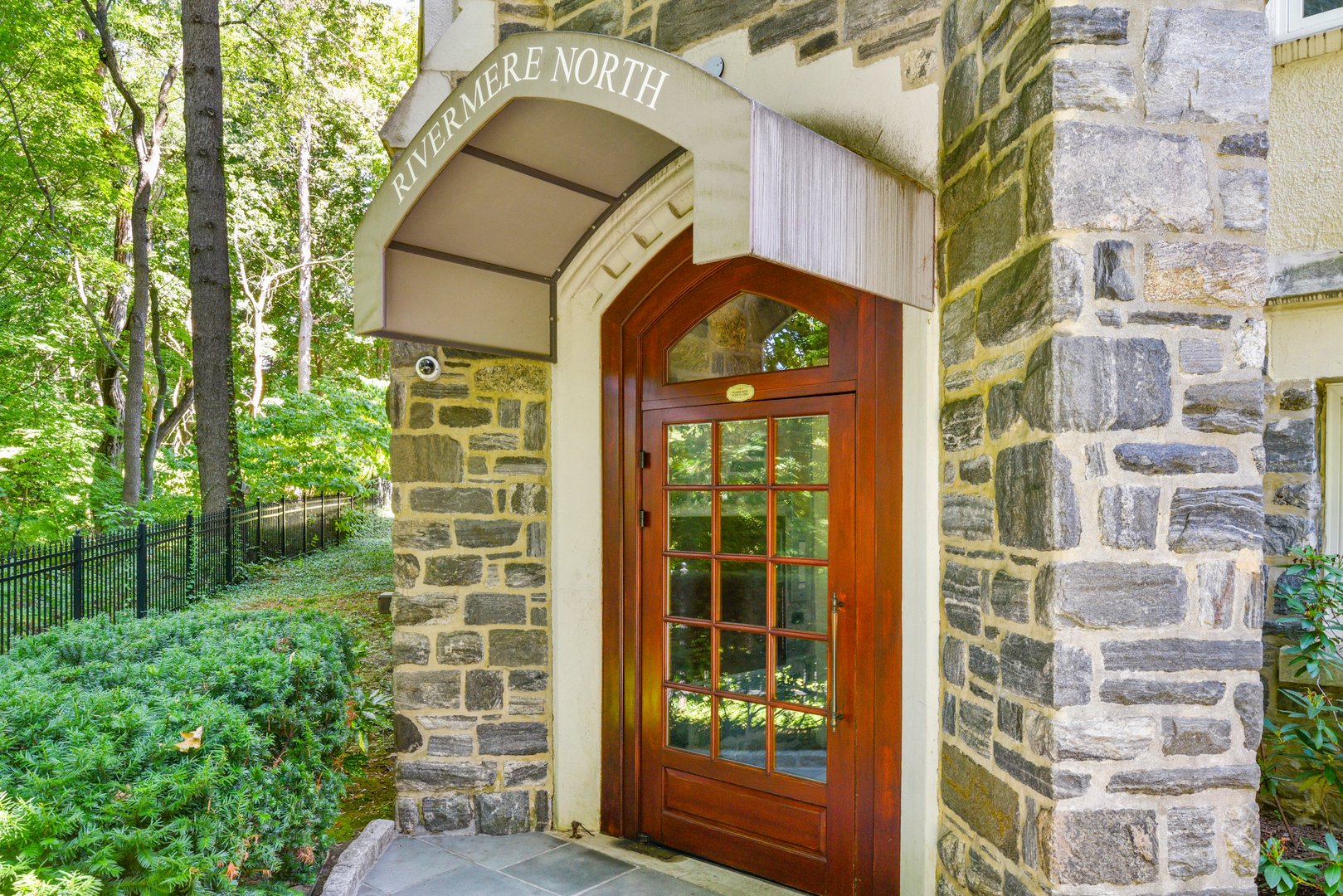 1 Rivermere  #1G Photo 23