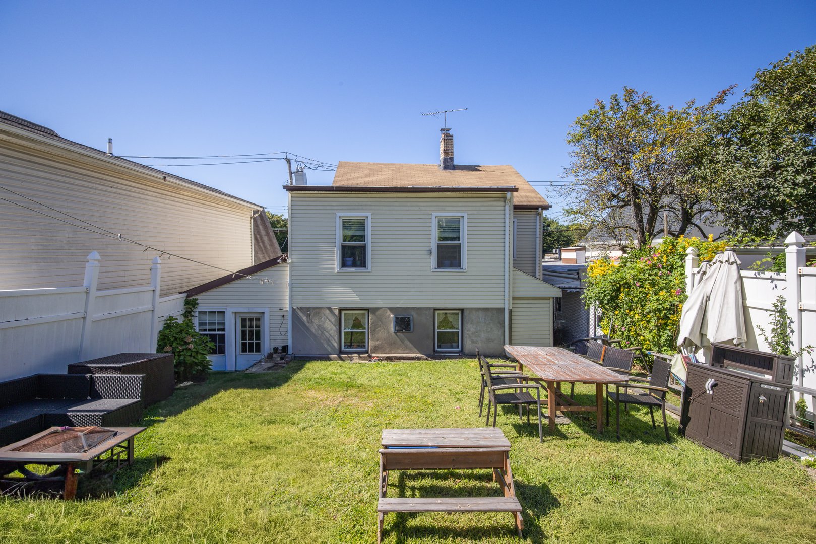 249 N Macquesten Parkway Photo 3