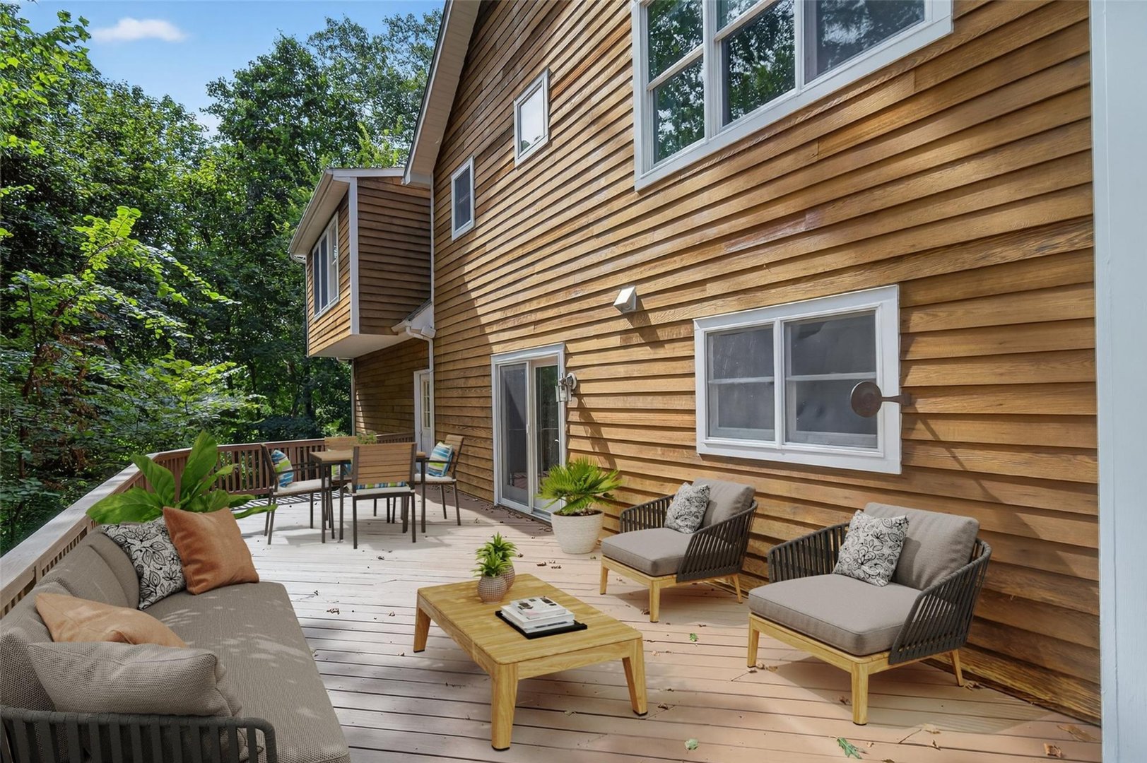 50 Franklin Street Photo 4