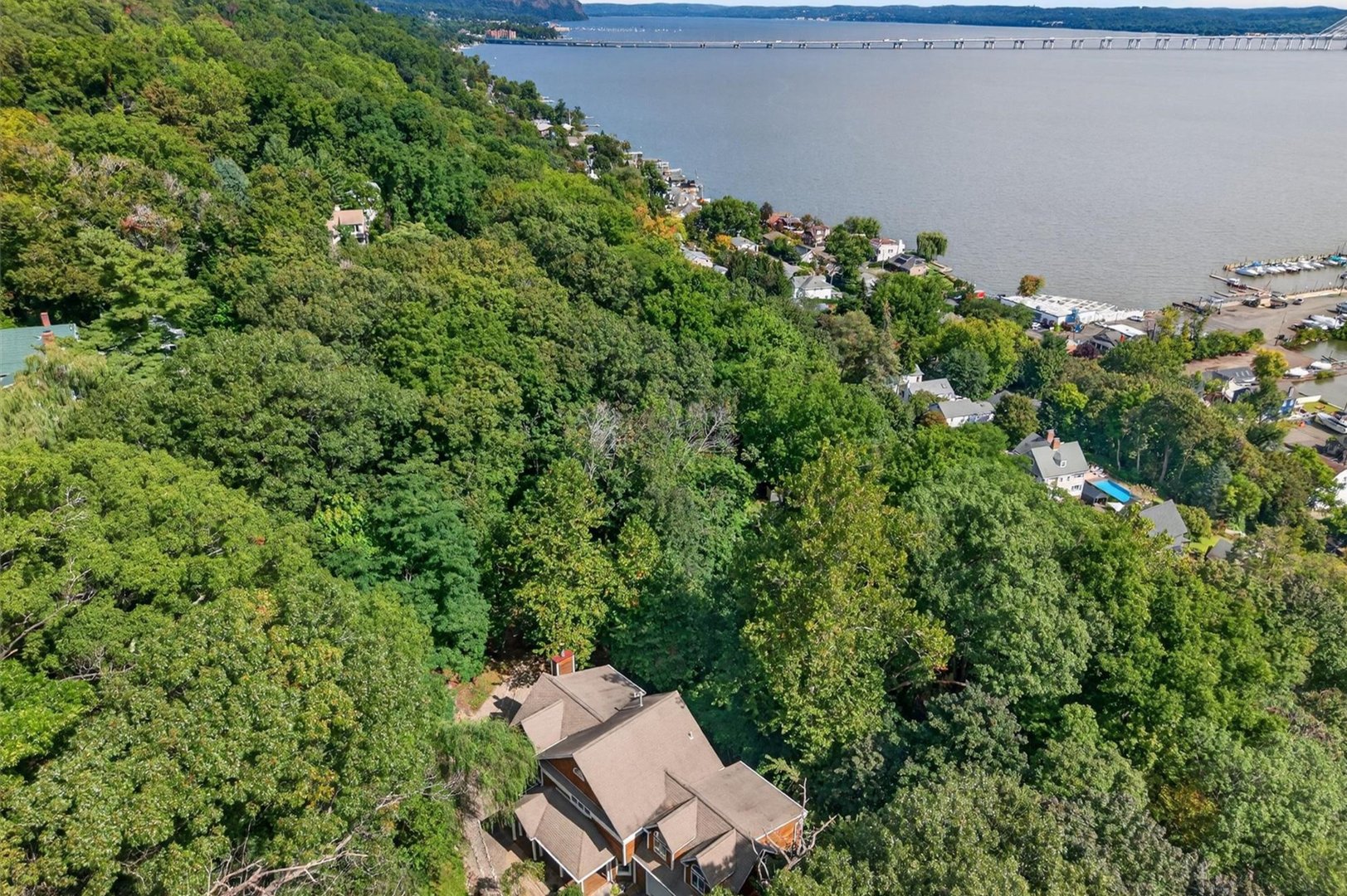 50 Franklin Street Photo 5