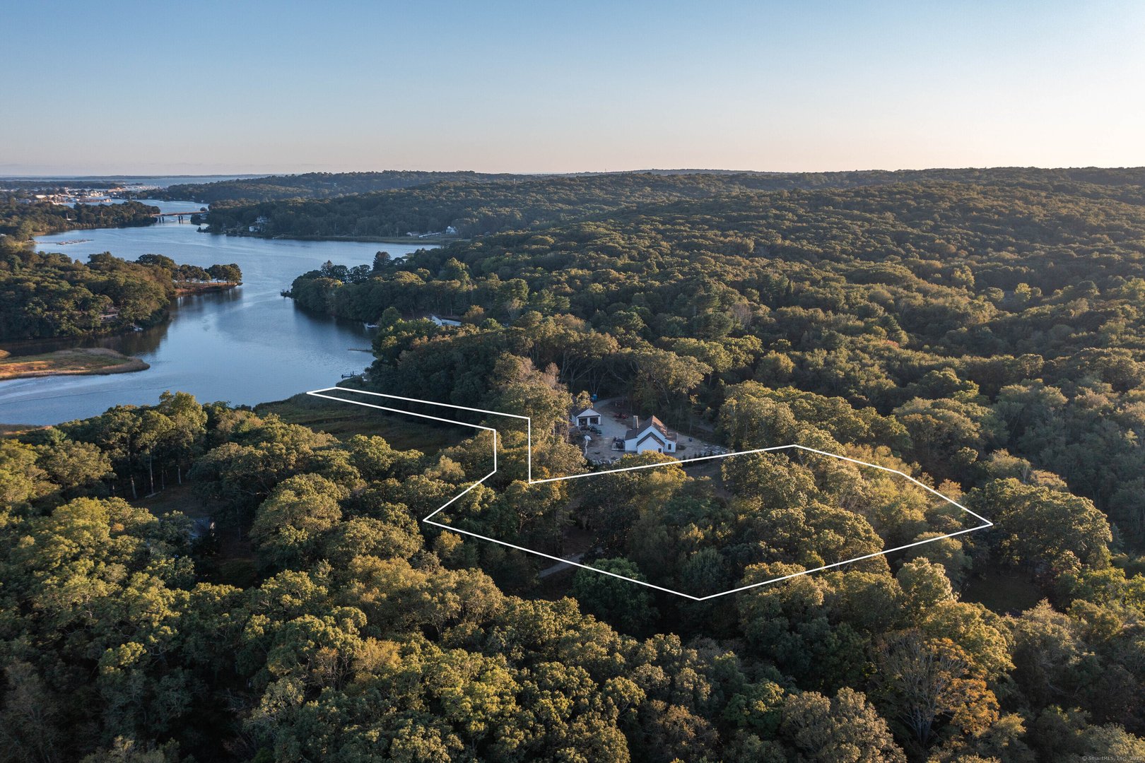 1198 River Road Photo 13