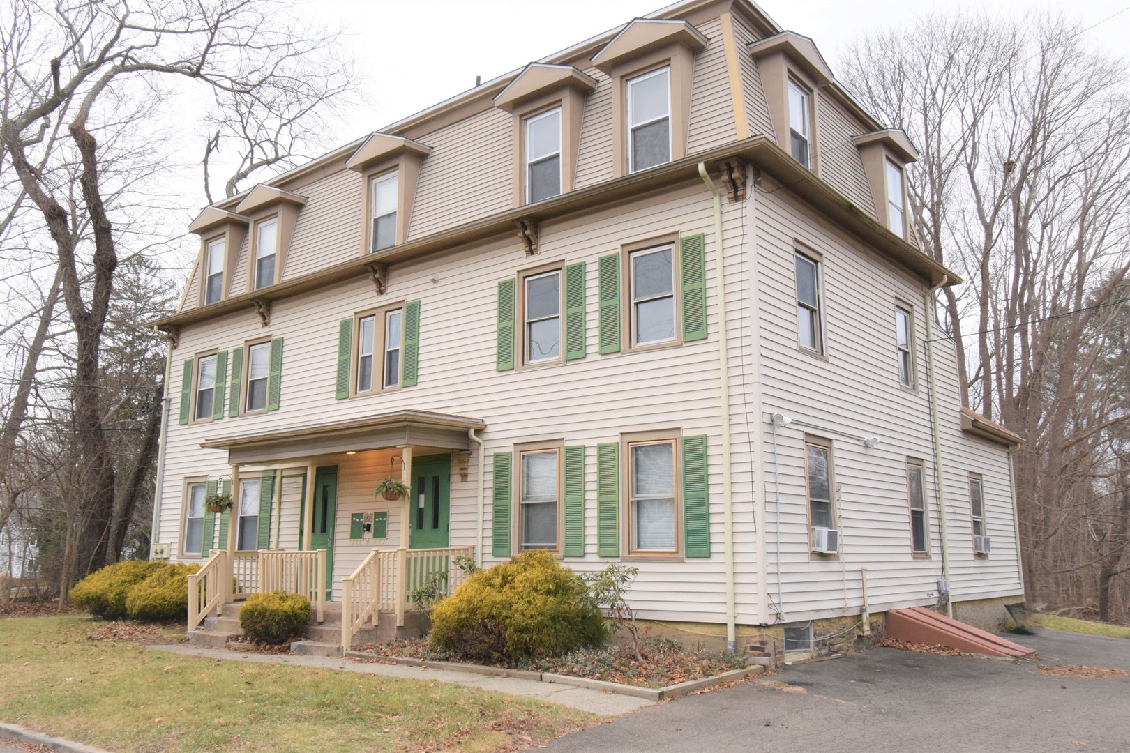 28 Driveway  #2-L Photo 1