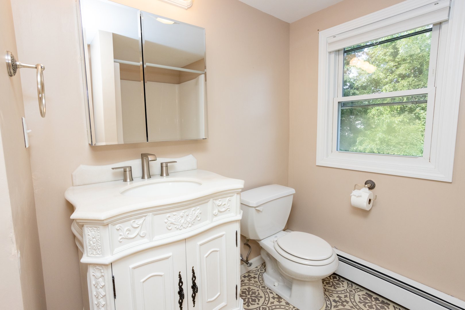 80 Noble Street Photo 14