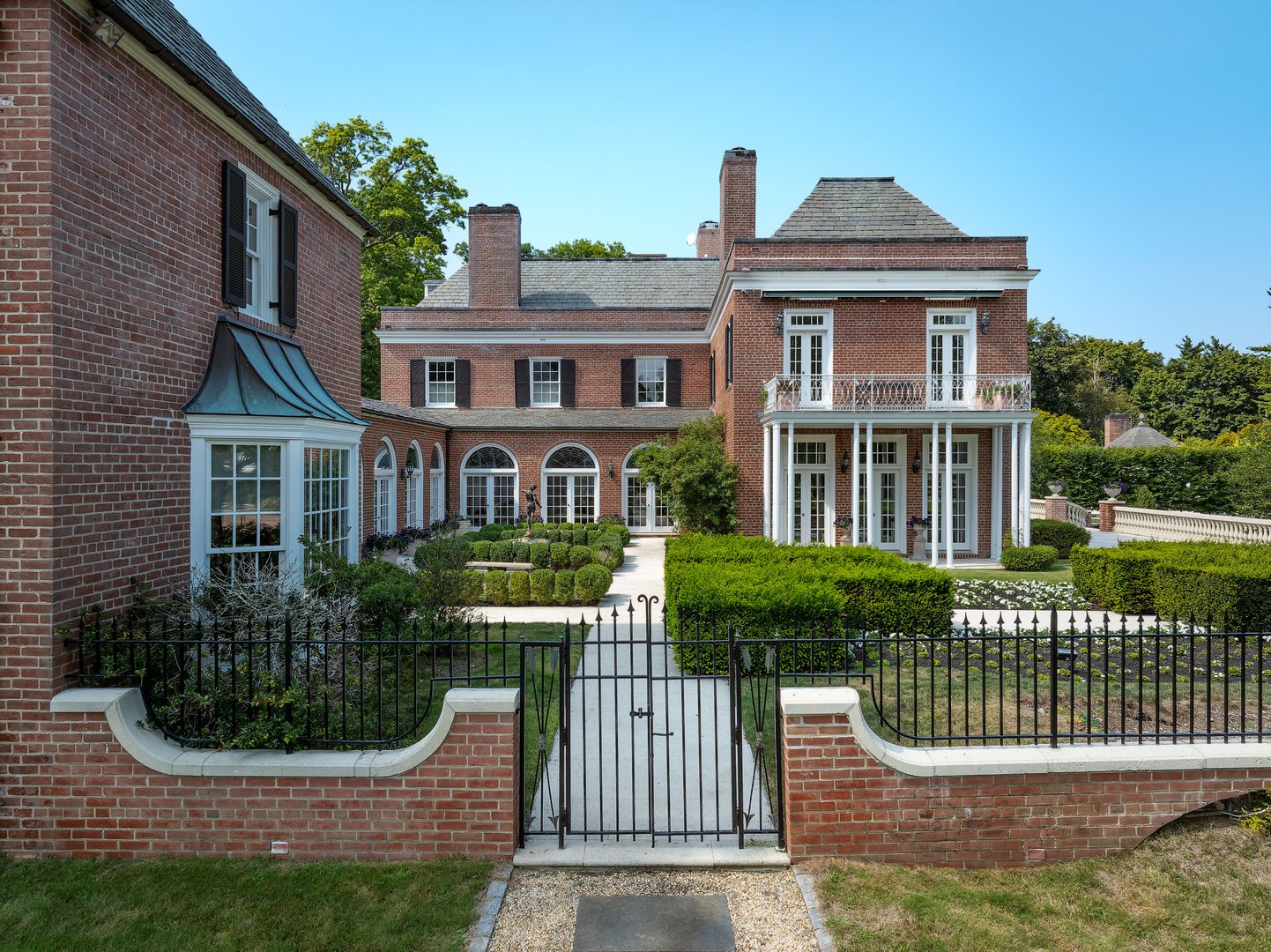 2525 Purchase Street Photo 7