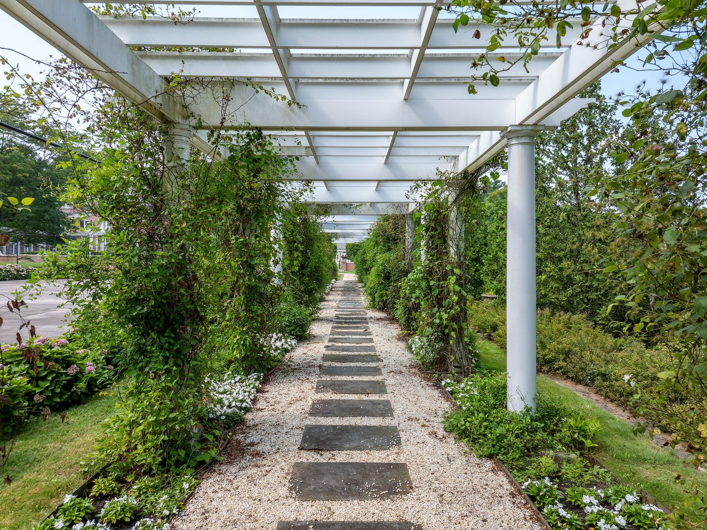 2525 Purchase Street Photo 64