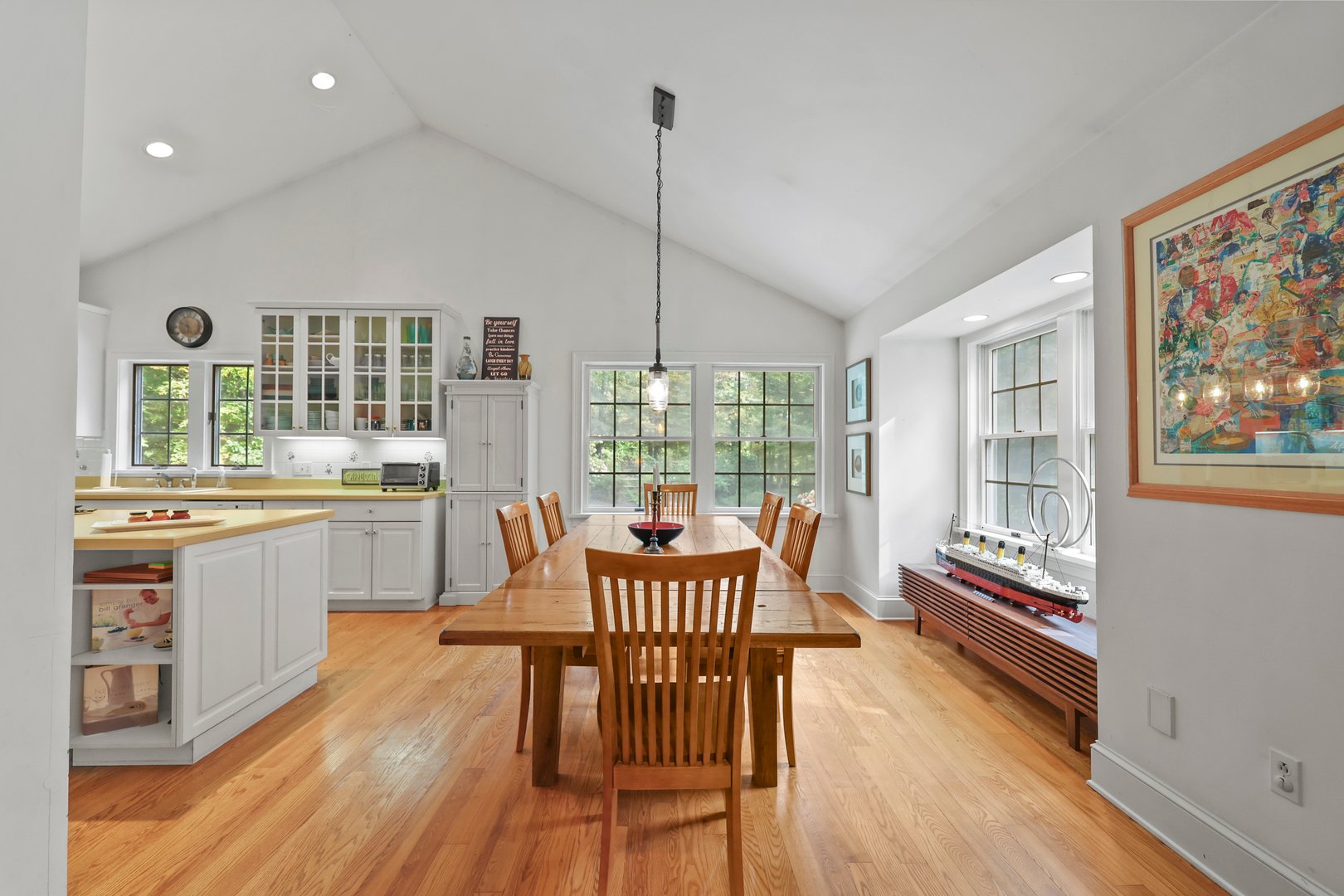 905 West Rd Photo 16