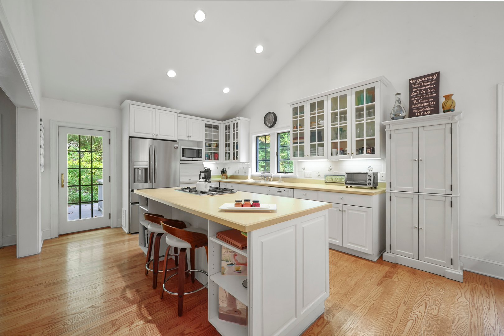 905 West Rd Photo 19