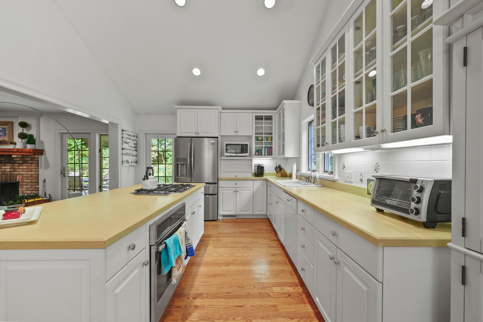 905 West Rd Photo 20