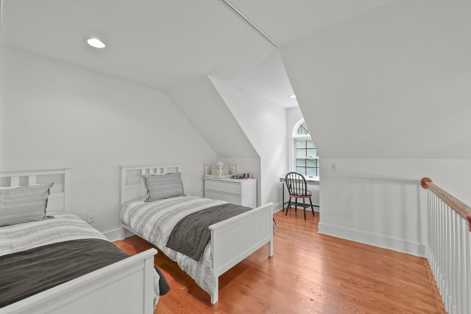 905 West Rd Photo 32