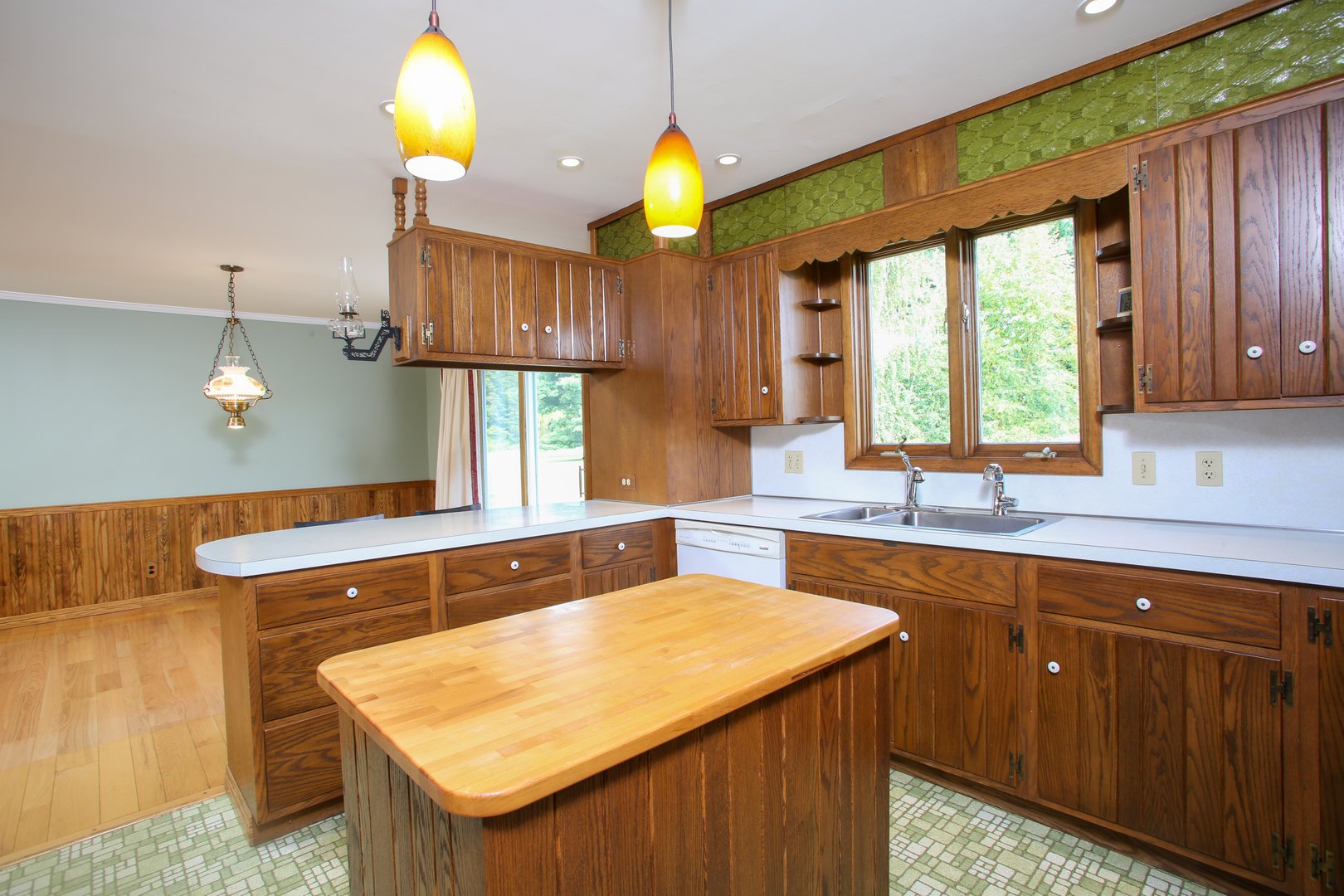 76 Fairchild Road Photo 7