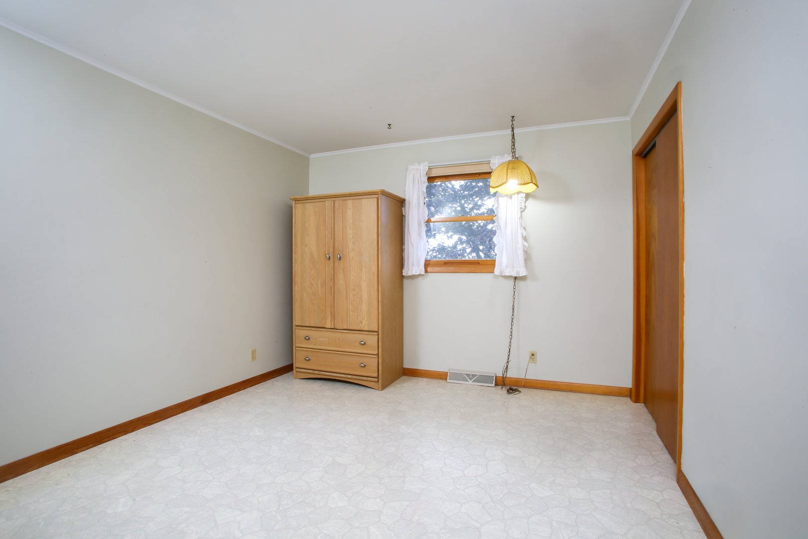 76 Fairchild Road Photo 14