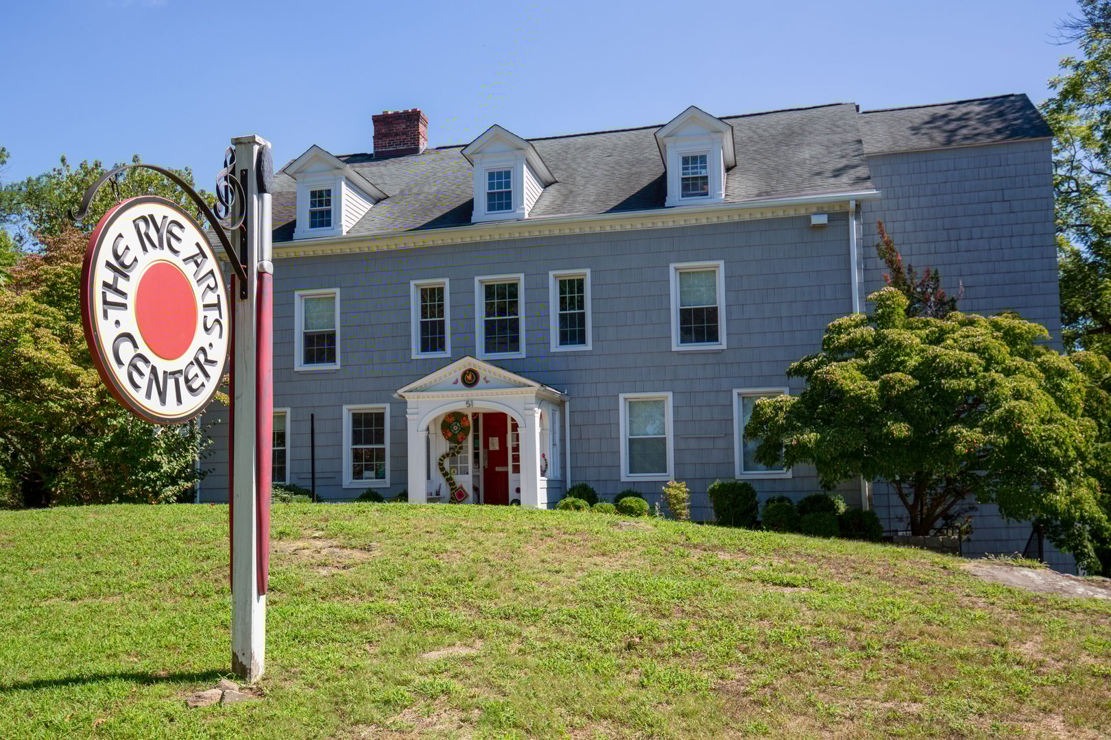 255 Grace Church Photo 4