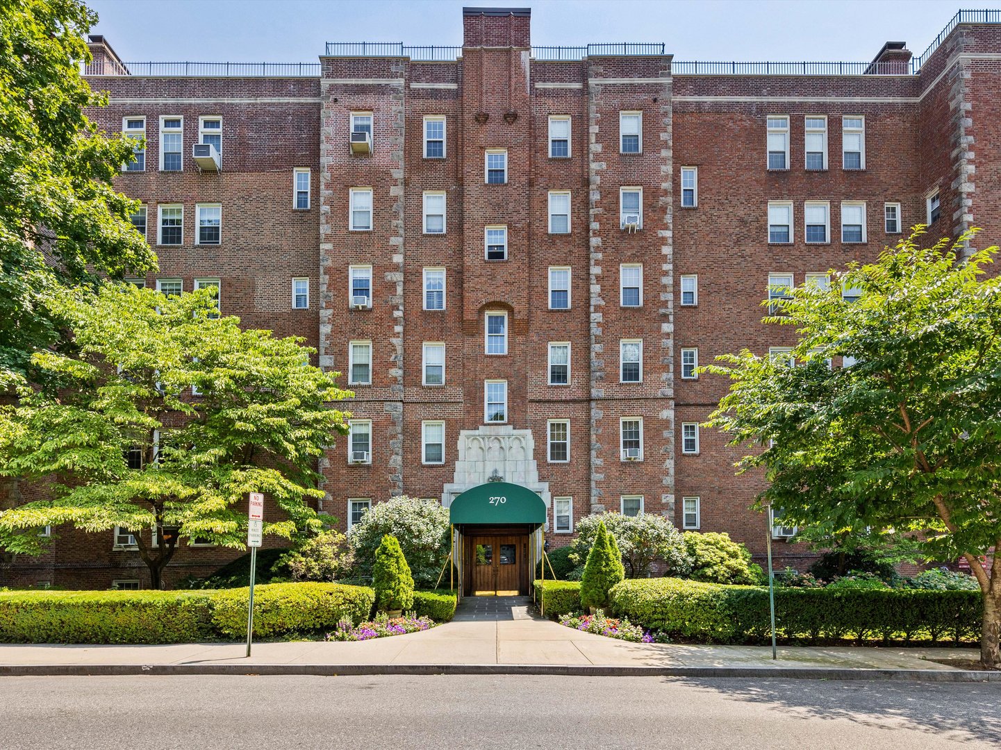 270 Bronxville Road  #B43 Photo 1