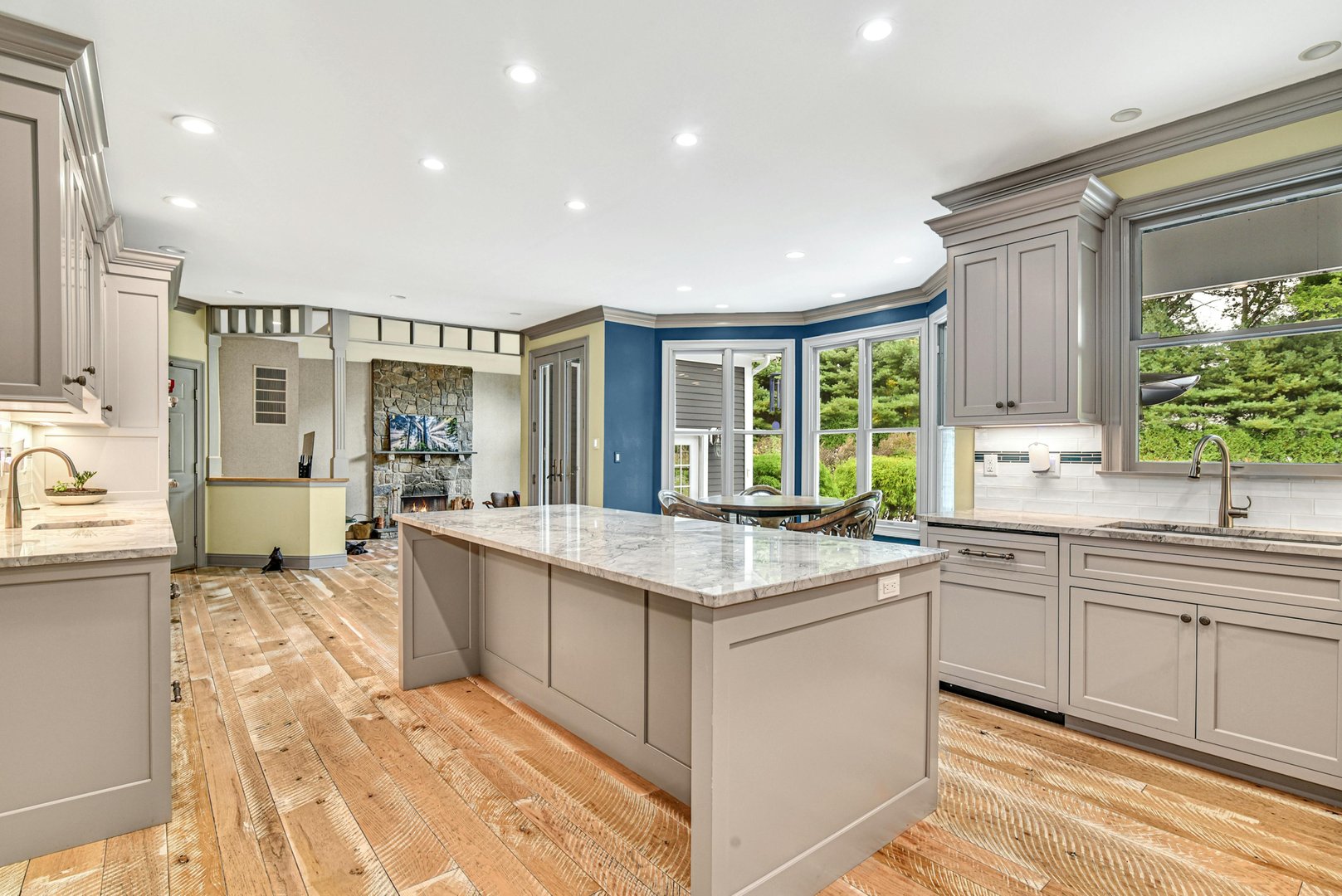 96 Comstock Hill Avenue Photo 8