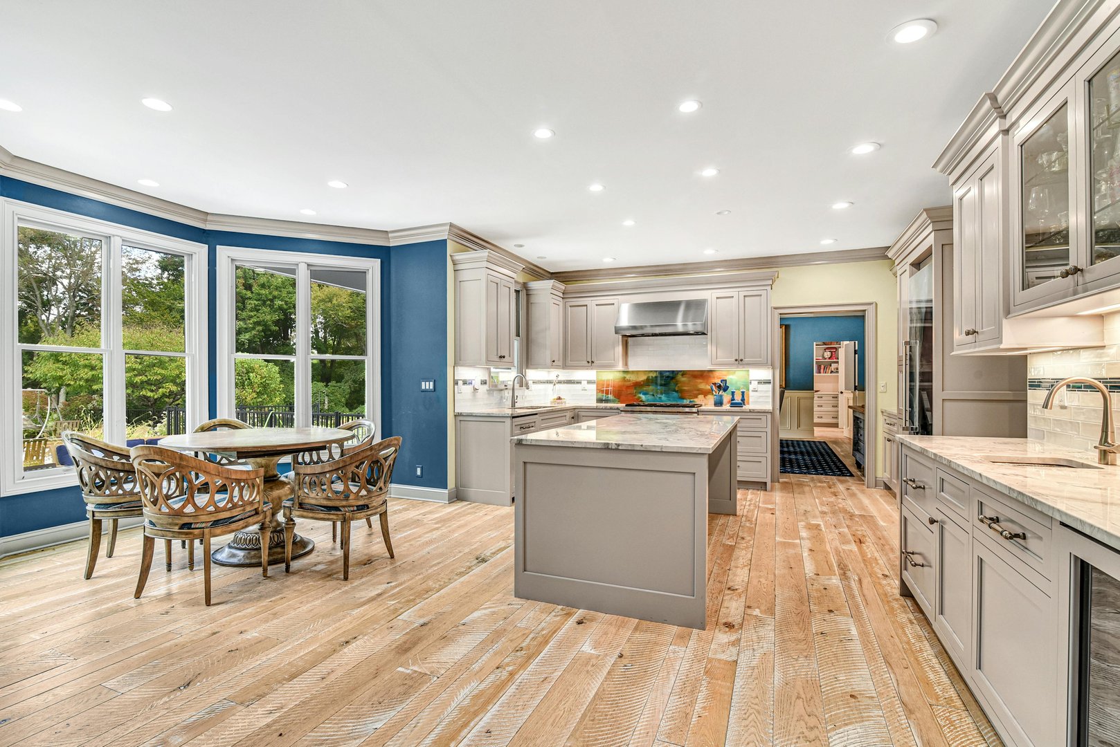 96 Comstock Hill Avenue Photo 9