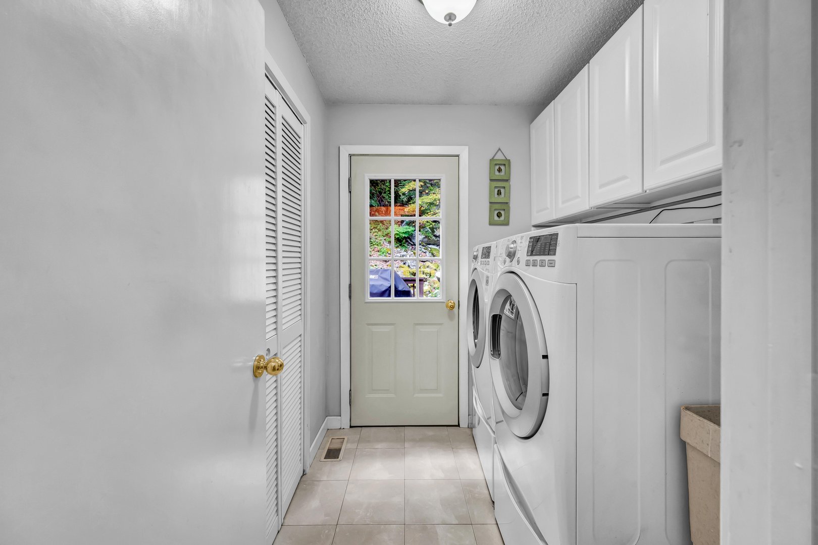 26 Cove Road Photo 25