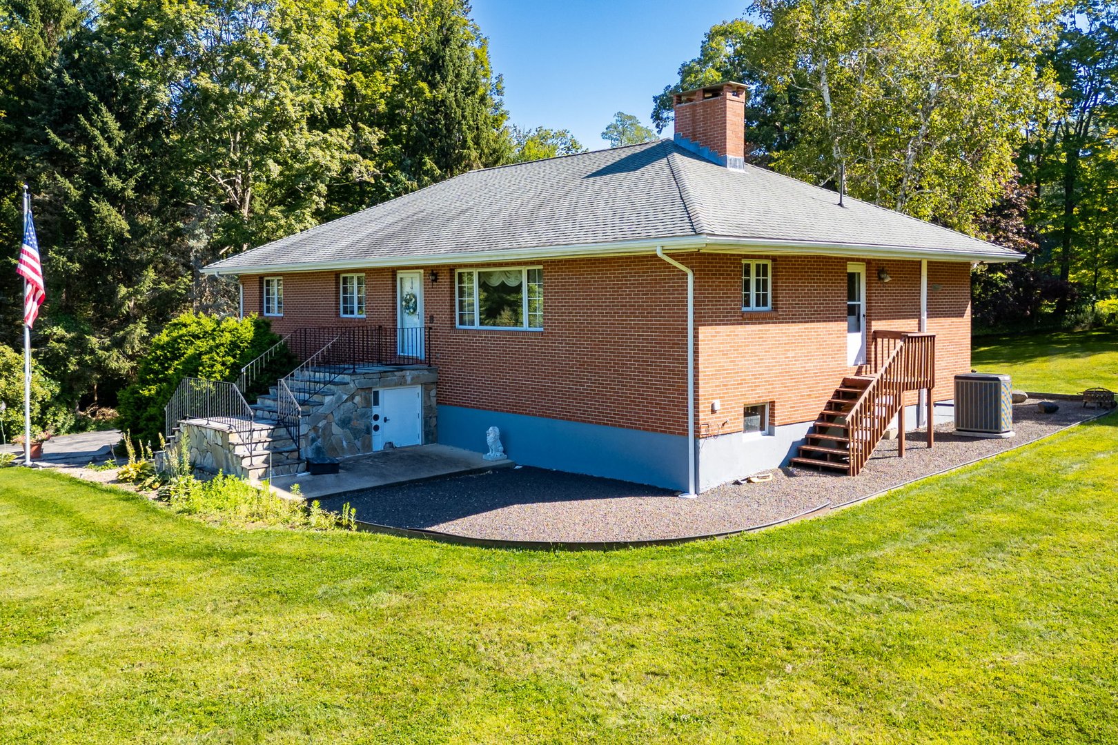 428 Maple Street Photo 4