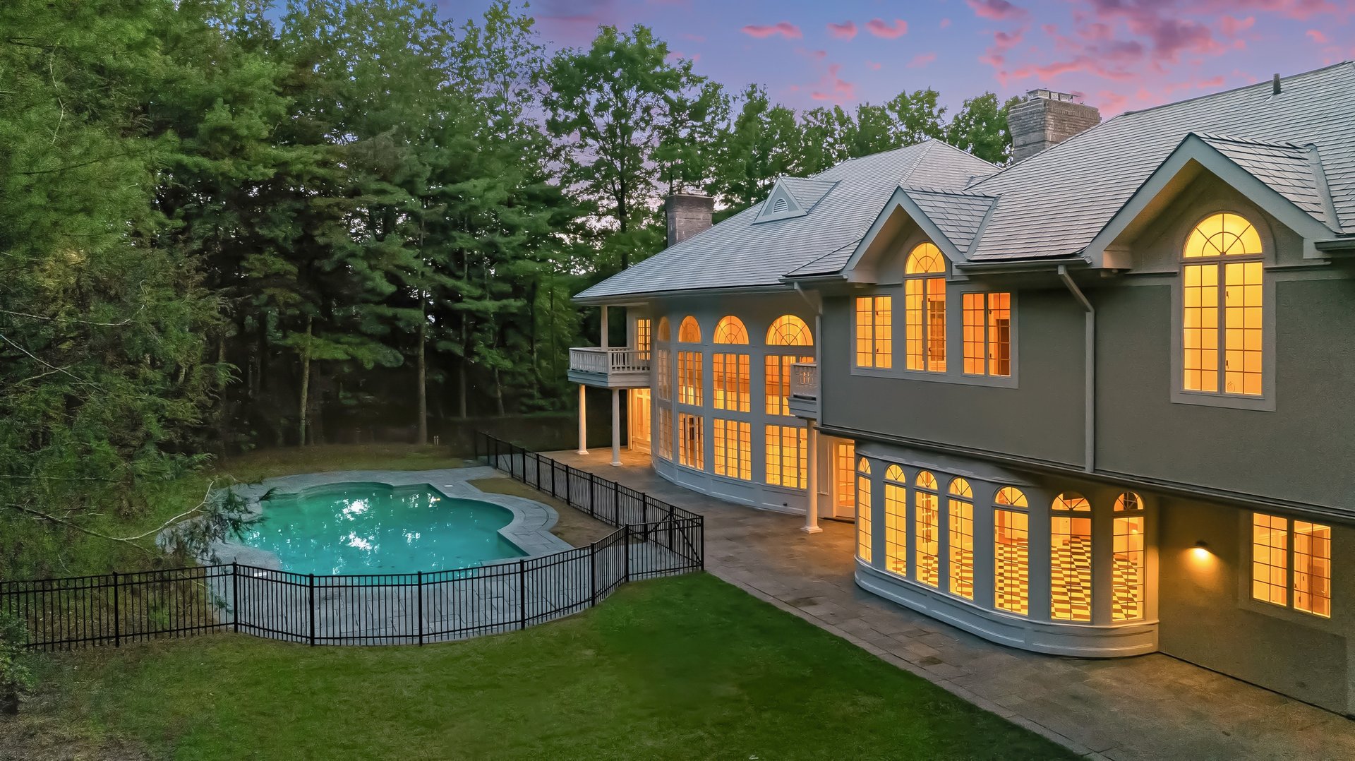 10 Cooper Road Photo 3