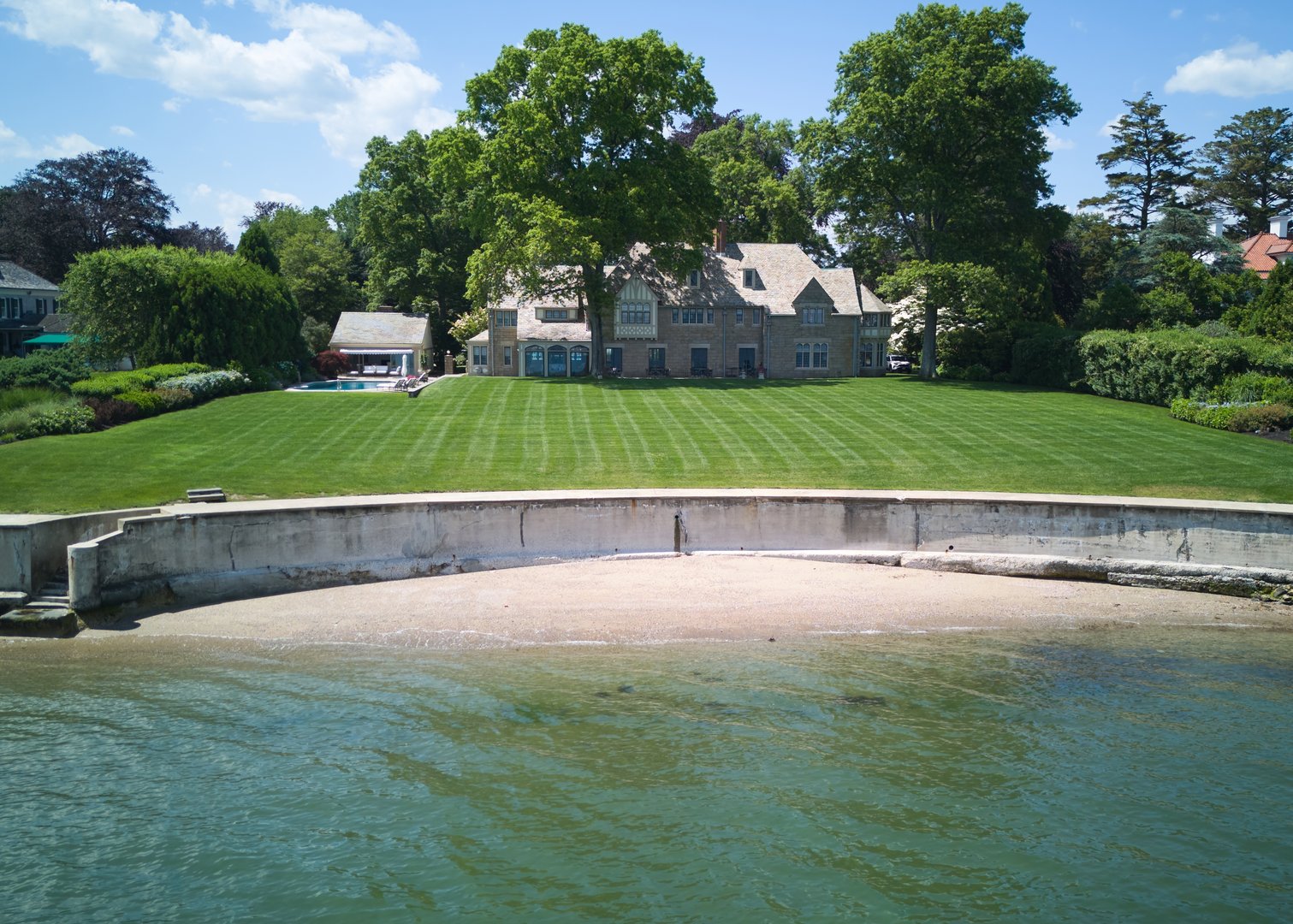 92 Beachside Avenue Photo 1