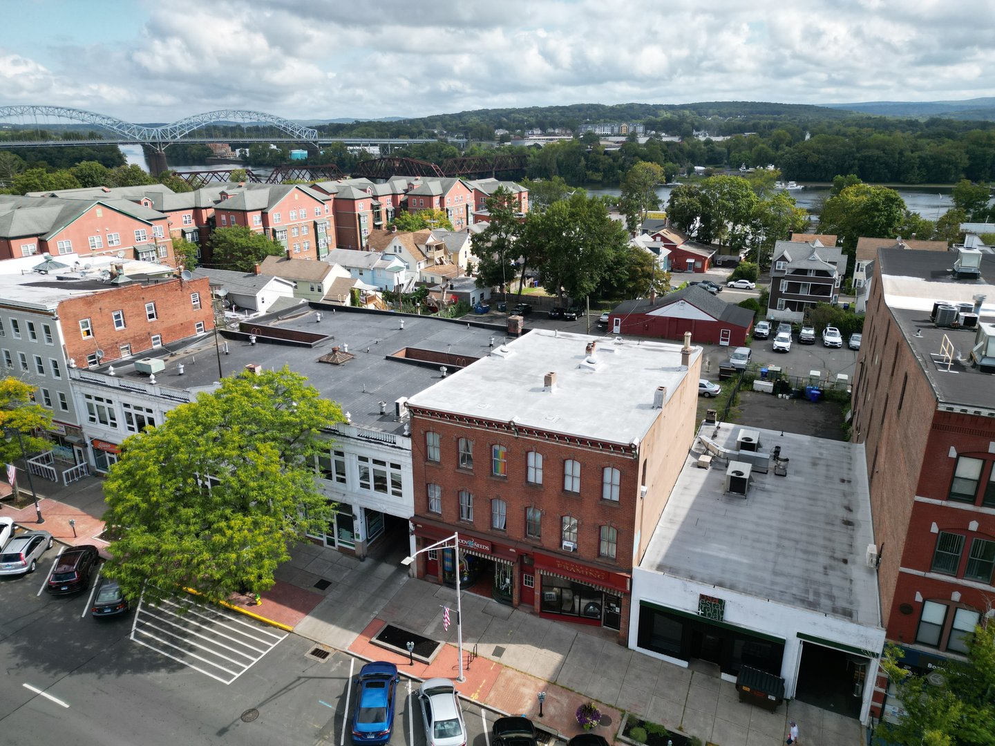 504 Main Street Photo 3