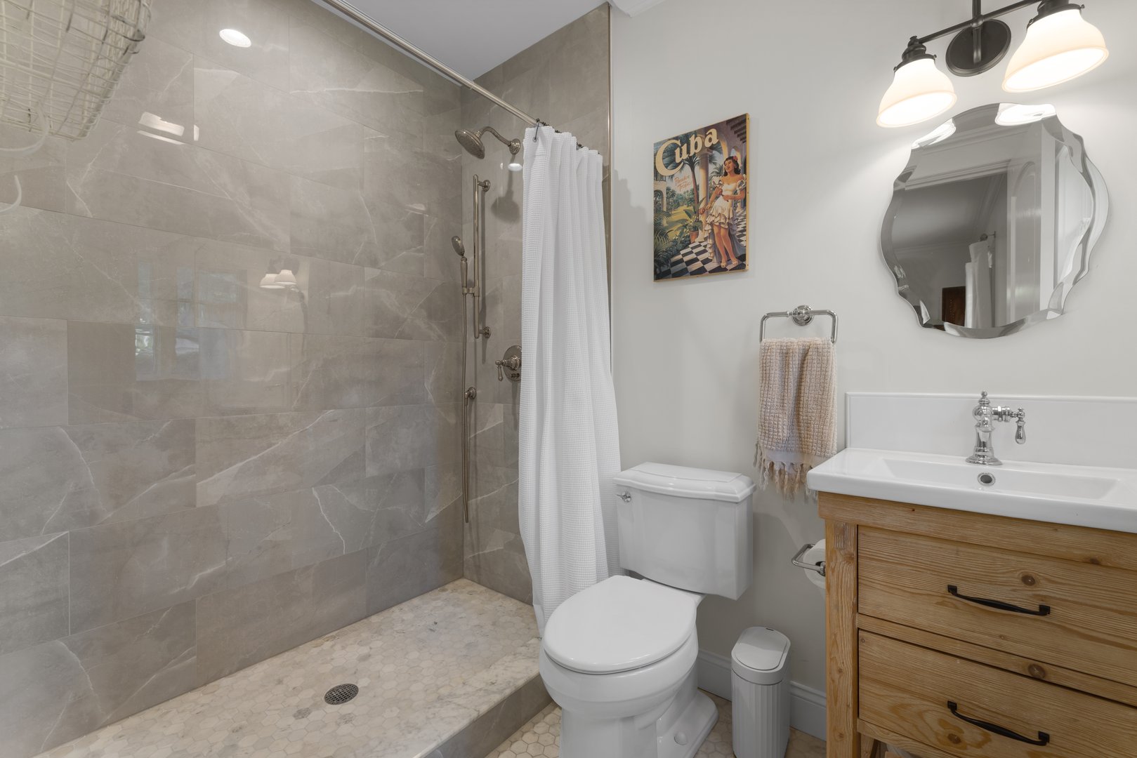 93 East Meadow Road Photo 7