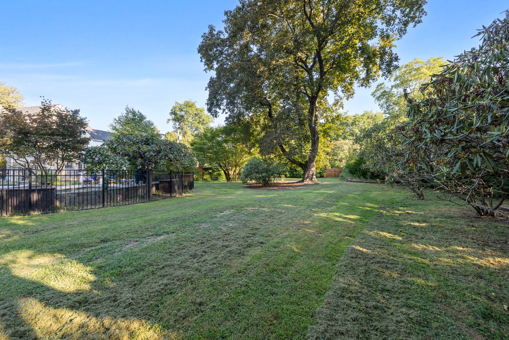 93 East Meadow Road Photo 32