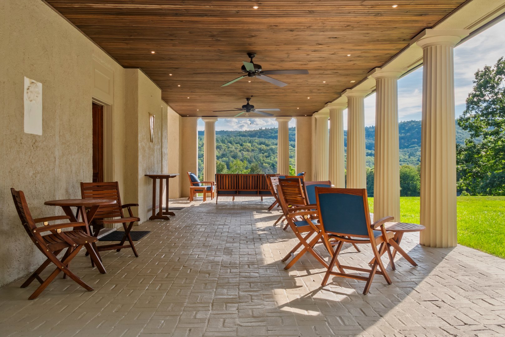 8 Webster Rd Photo 3