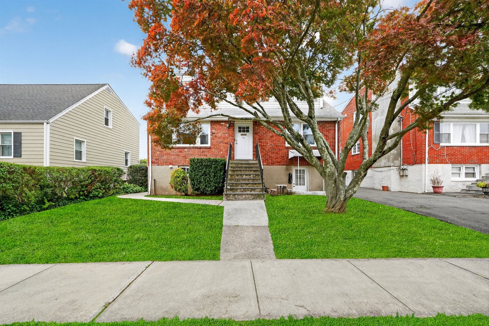 96 Inwood Avenue Photo 2