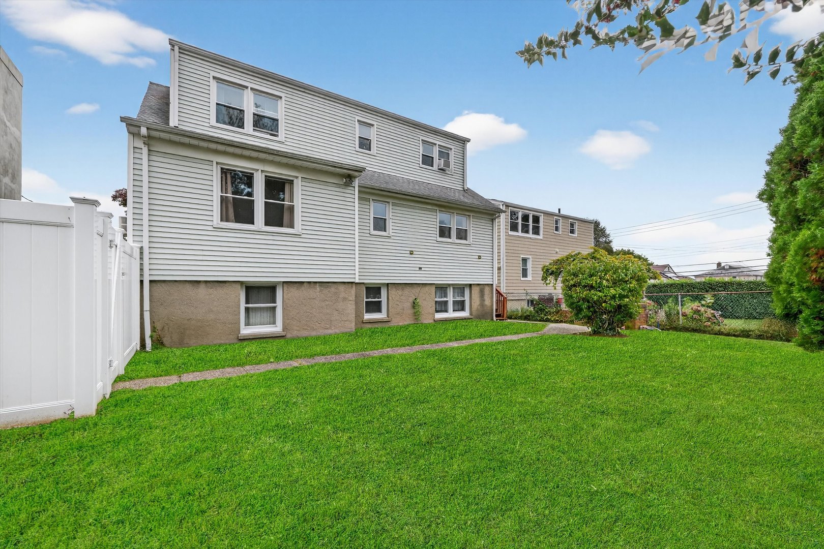 96 Inwood Avenue Photo 26