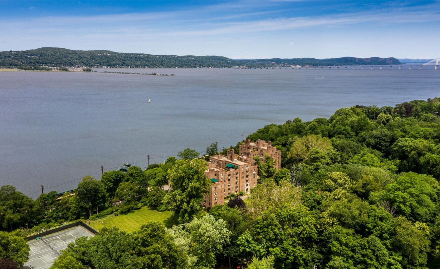 100 W Ardsley Avenue  #7KL Photo 2