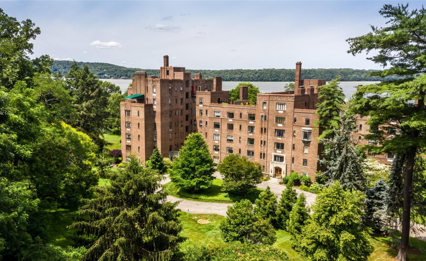 100 W Ardsley Avenue  #7KL Photo 3