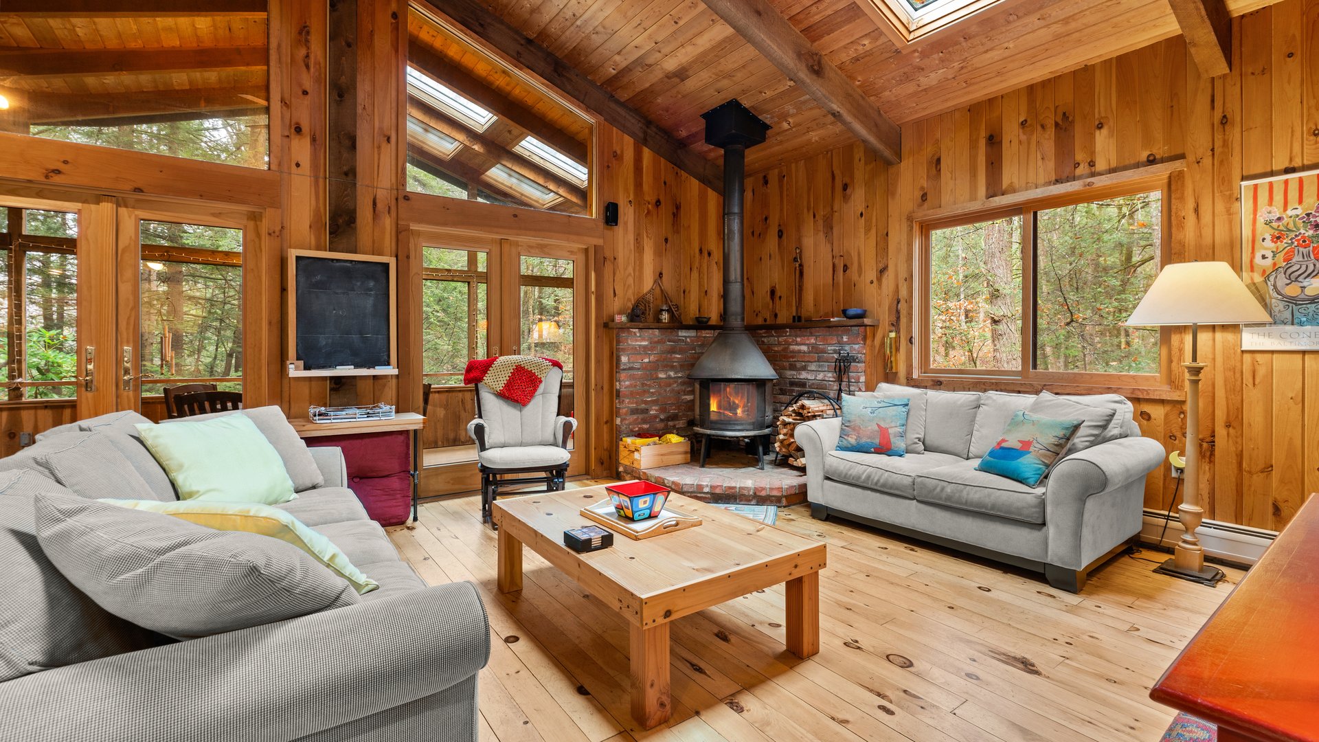 343 Lakeshore Dr Photo 11