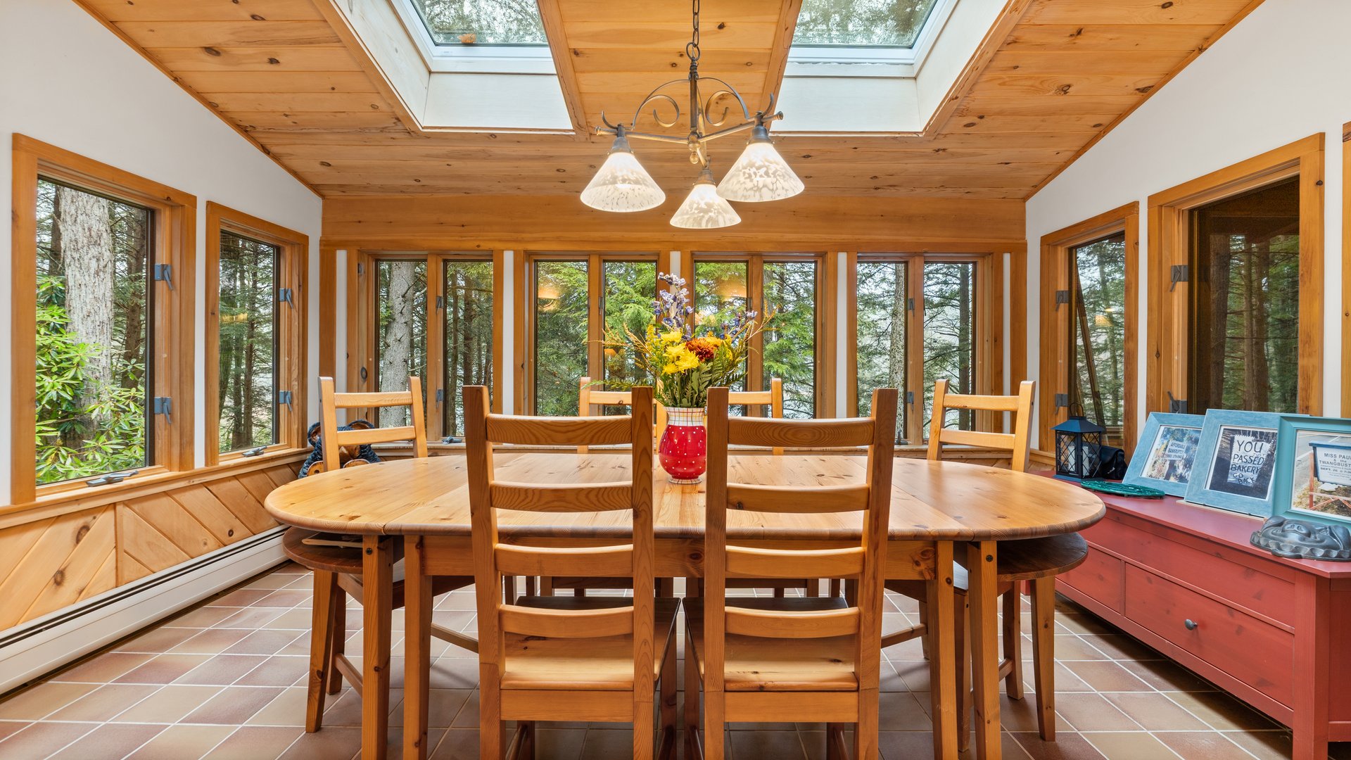 343 Lakeshore Dr Photo 15