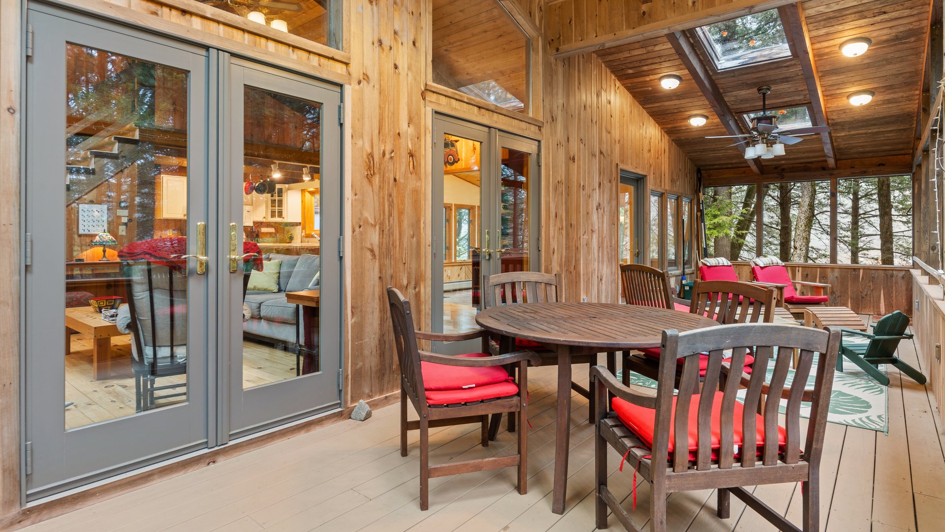 343 Lakeshore Dr Photo 17