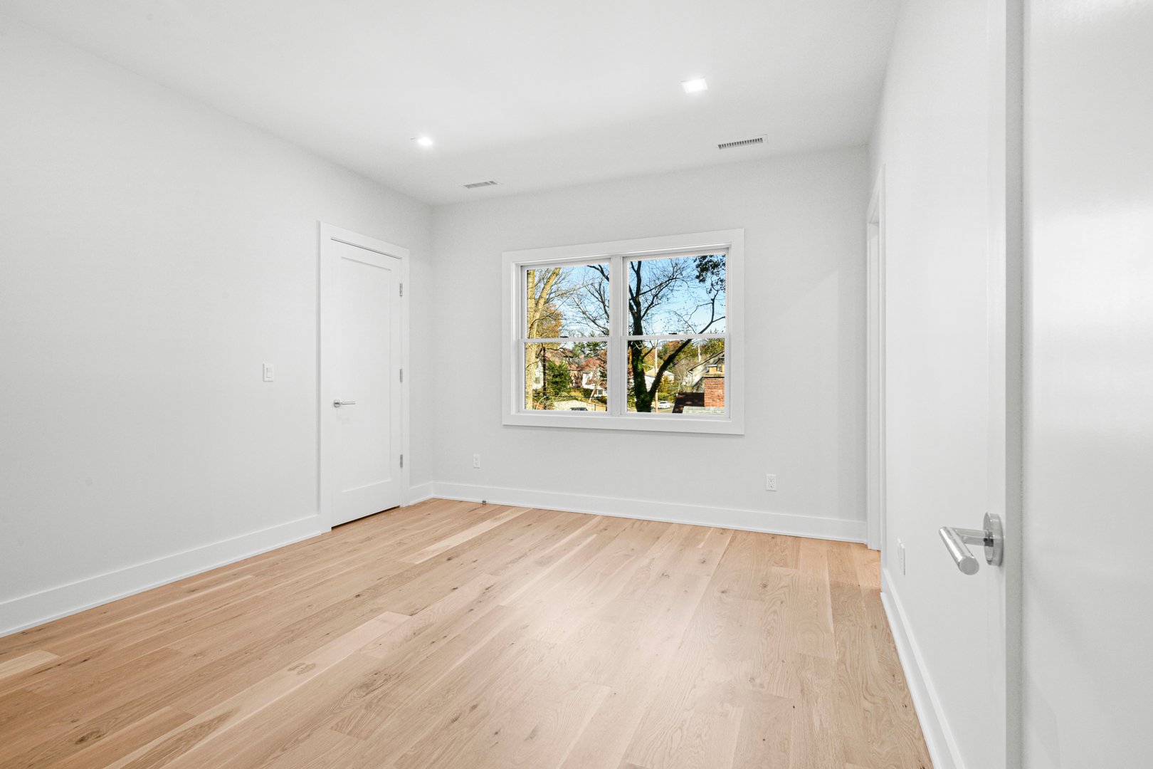 65 Myrtle Boulevard Photo 29