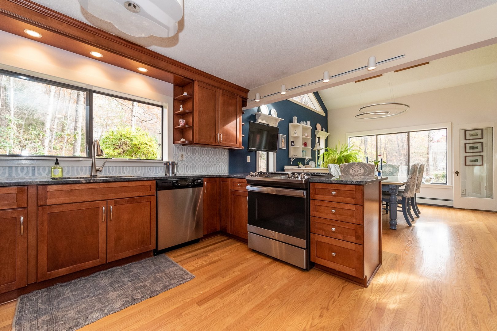 9 Hickory Hill Drive Photo 11