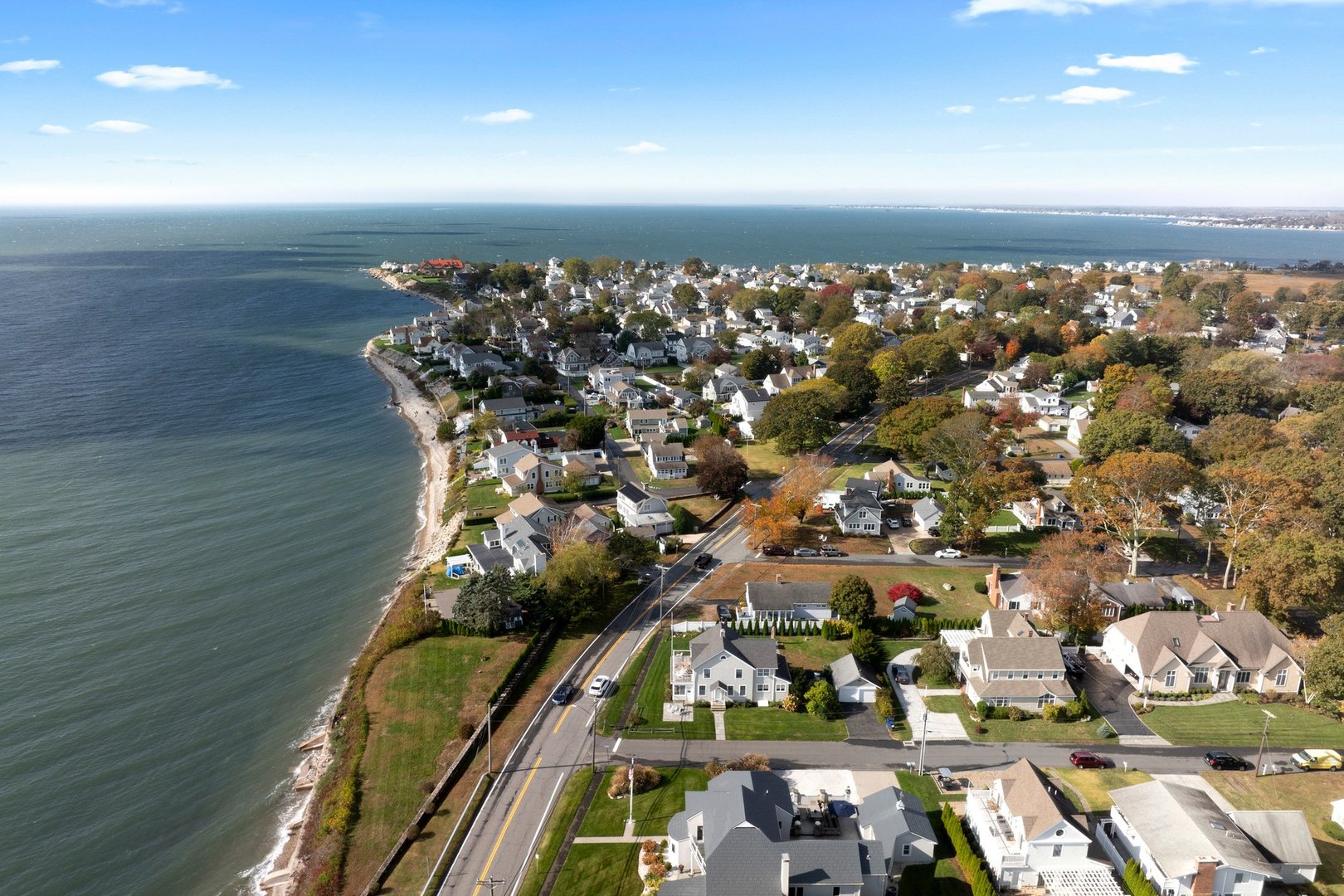 372 Maple Avenue Photo 2