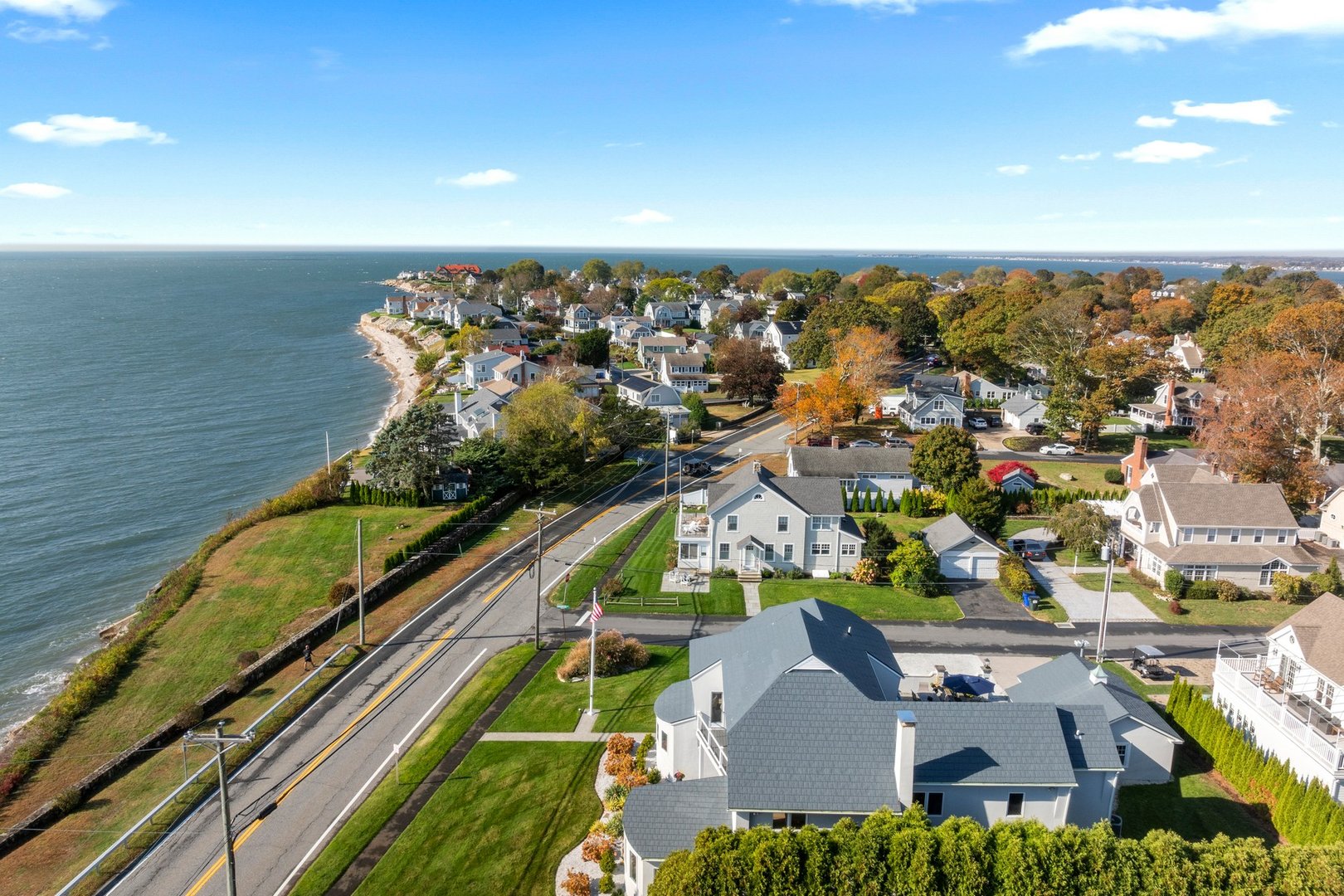 372 Maple Avenue Photo 3