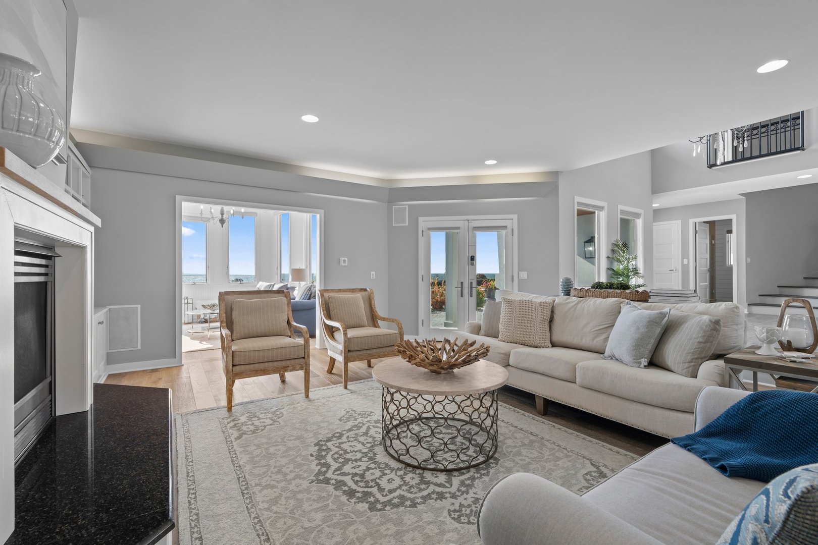 372 Maple Avenue Photo 12