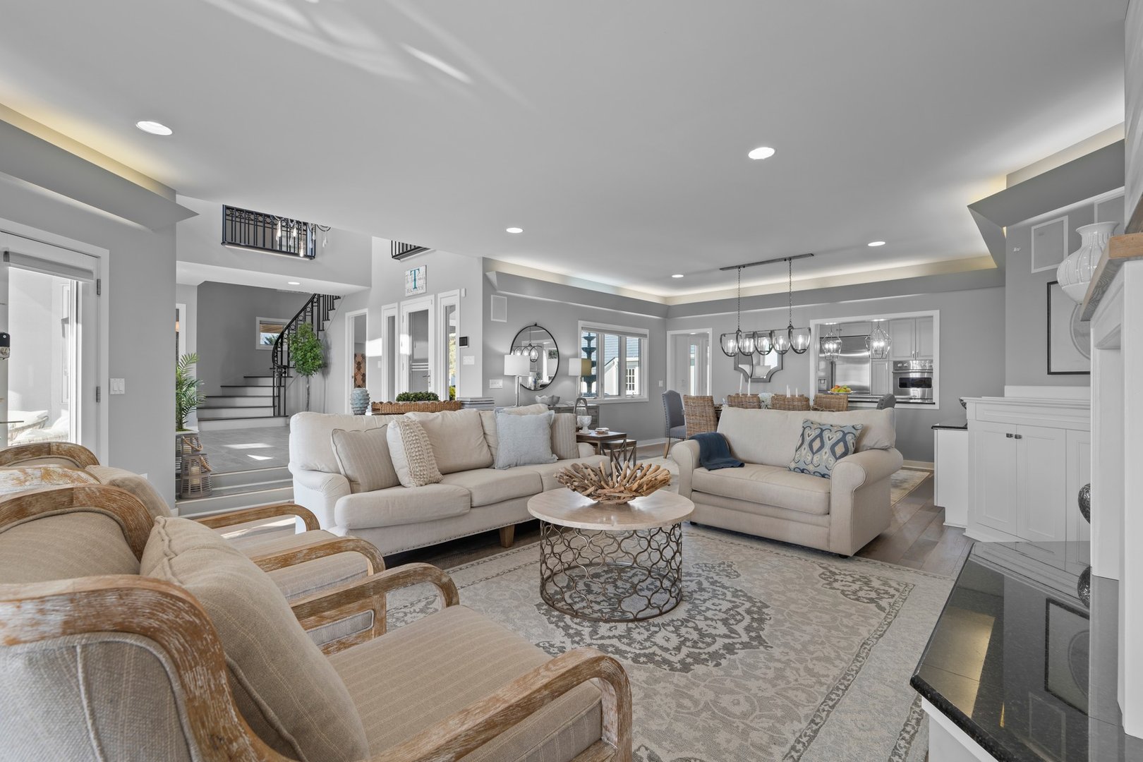 372 Maple Avenue Photo 16