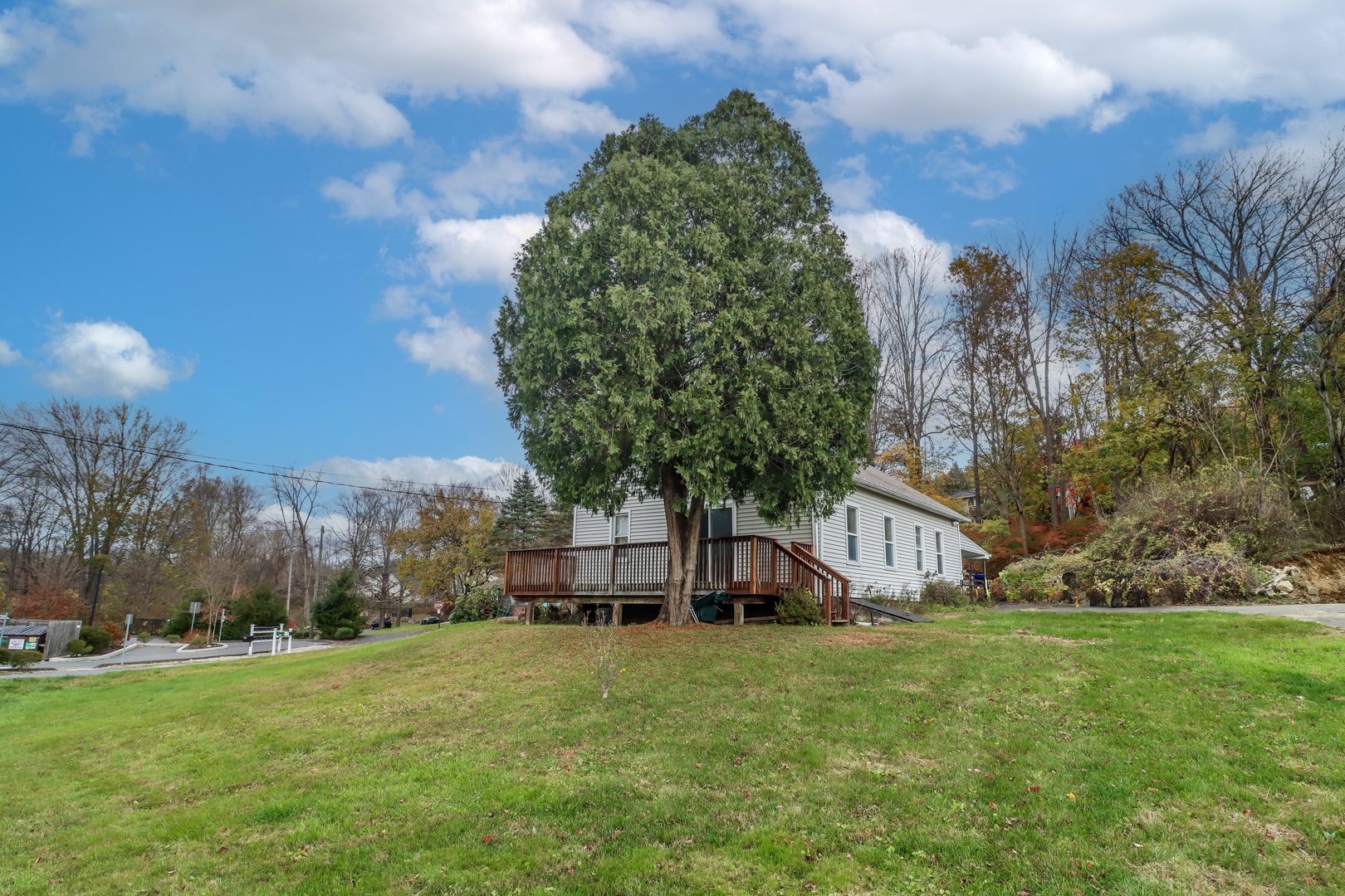 6 Thomas Lane Photo 1