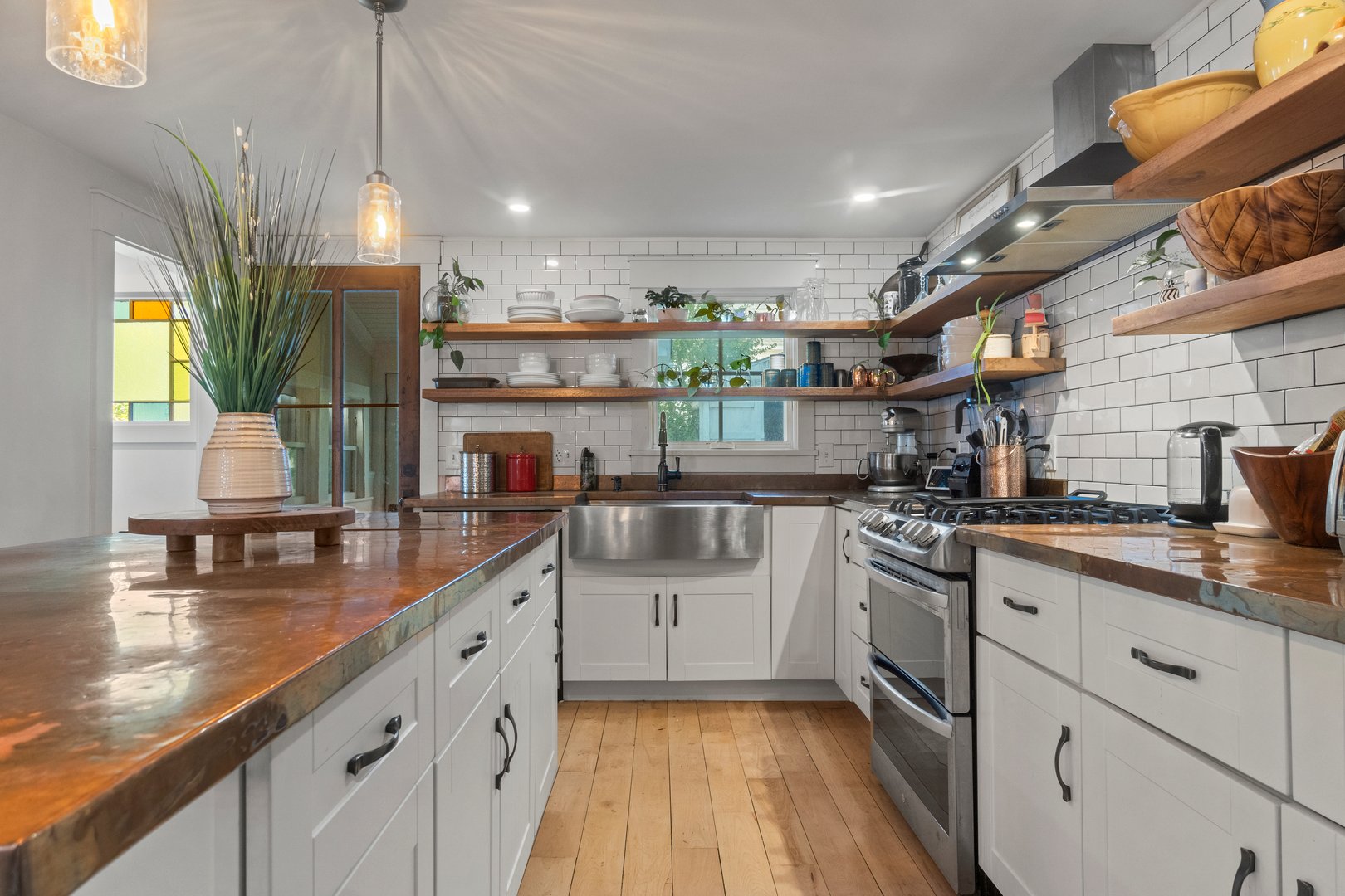 11 Pearl Street Photo 15