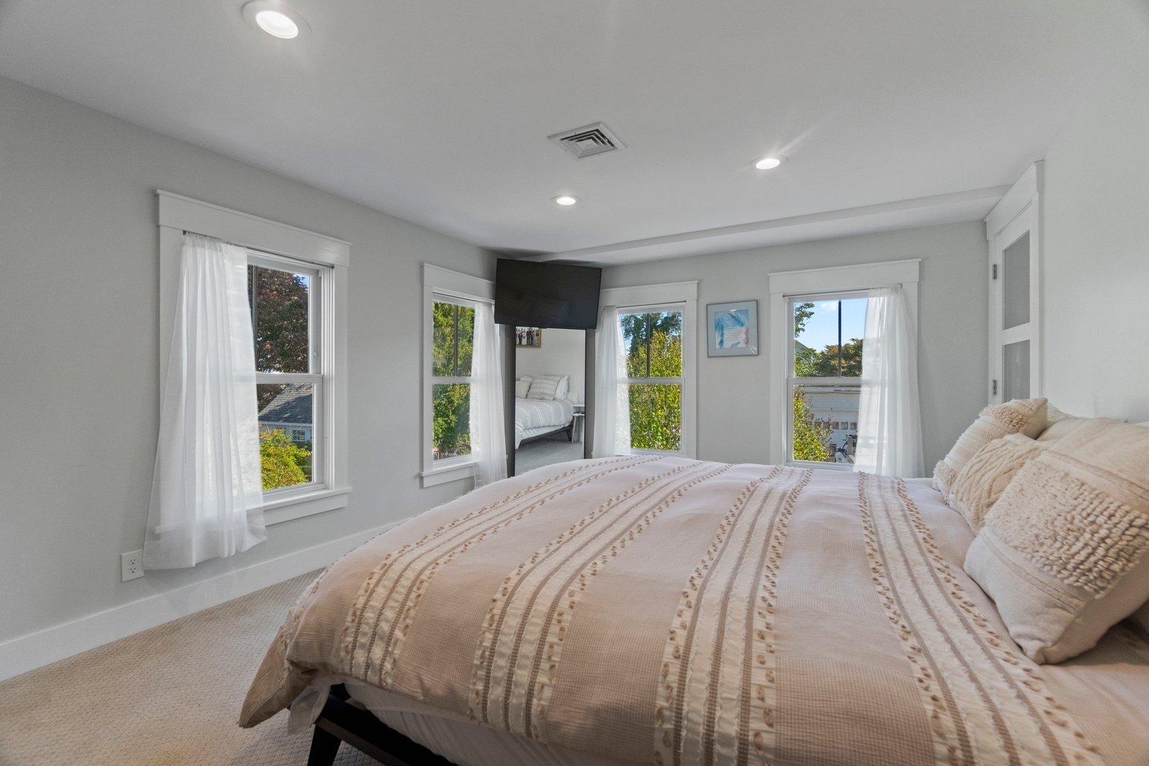 11 Pearl Street Photo 18