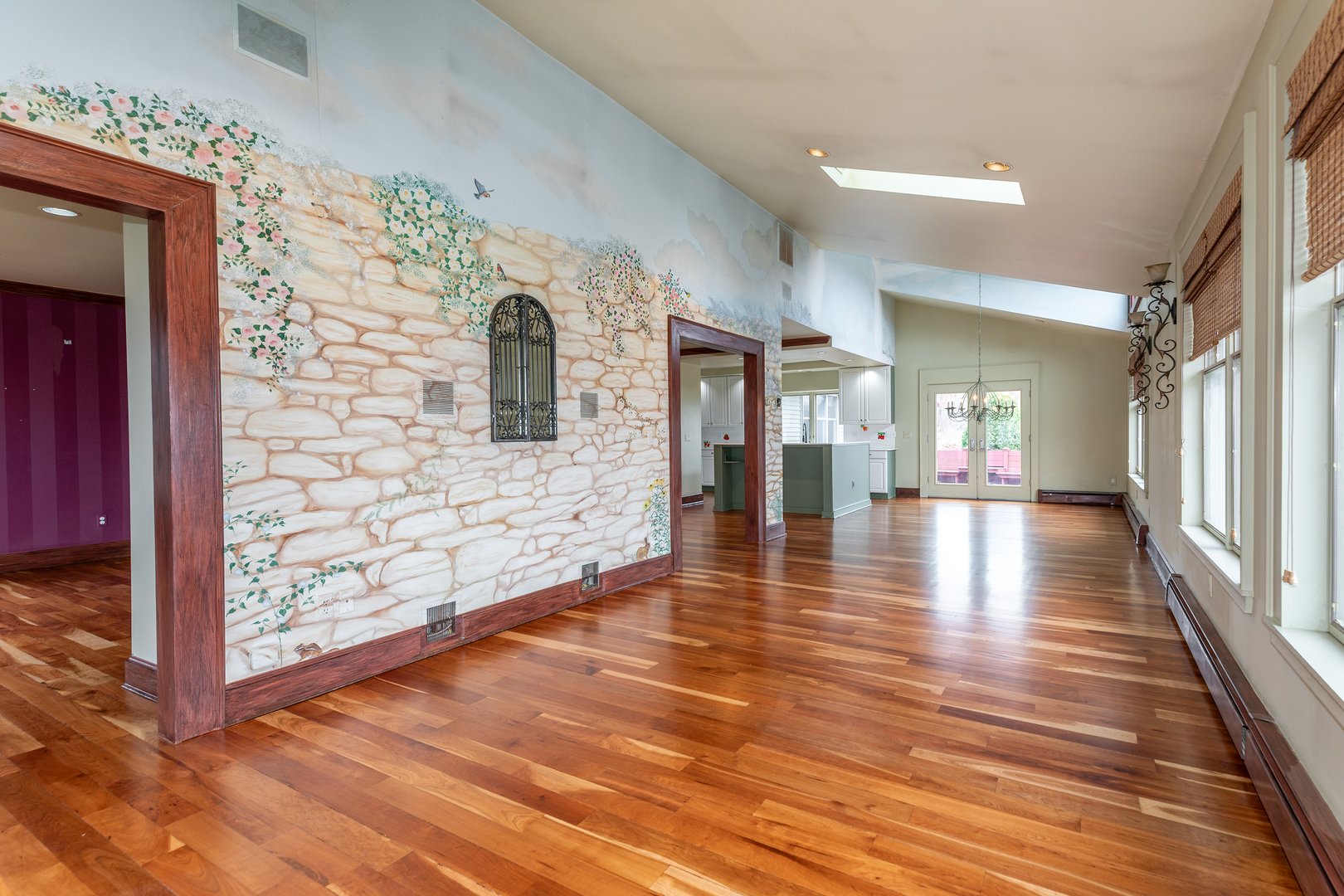 411 Beach Street Photo 12