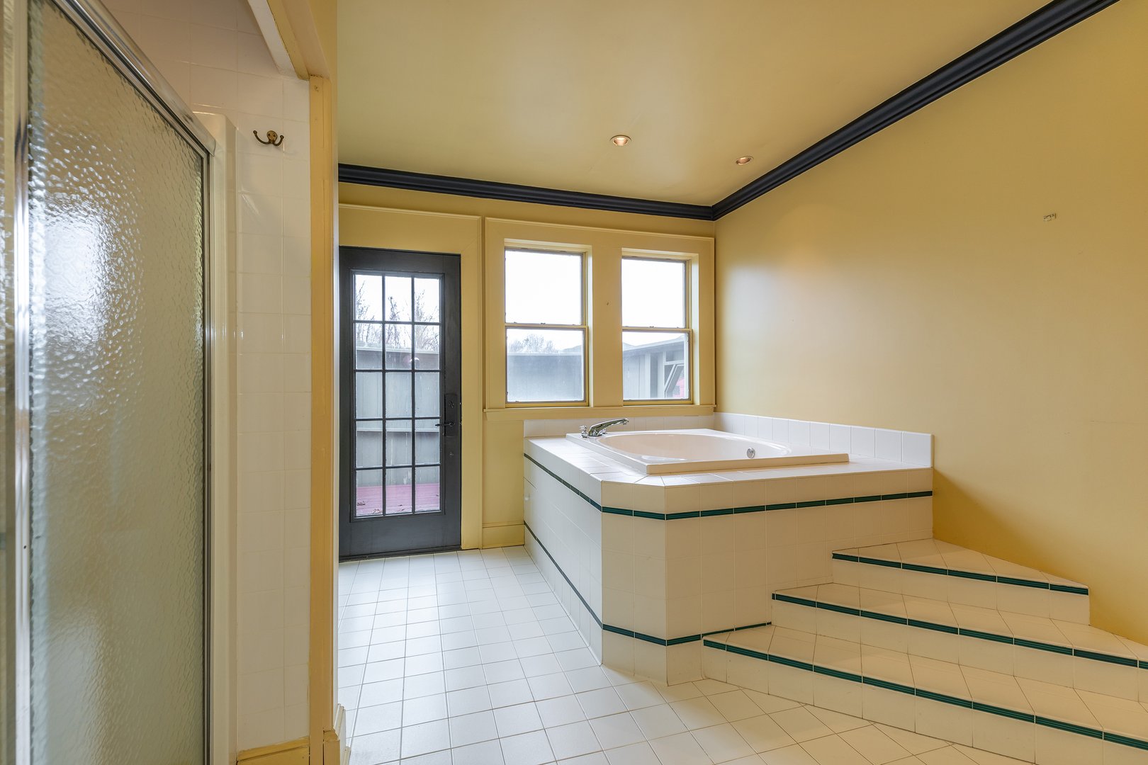 411 Beach Street Photo 19