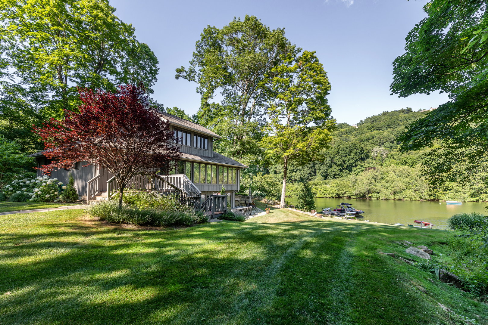 8 Cedar Point Drive Photo 3