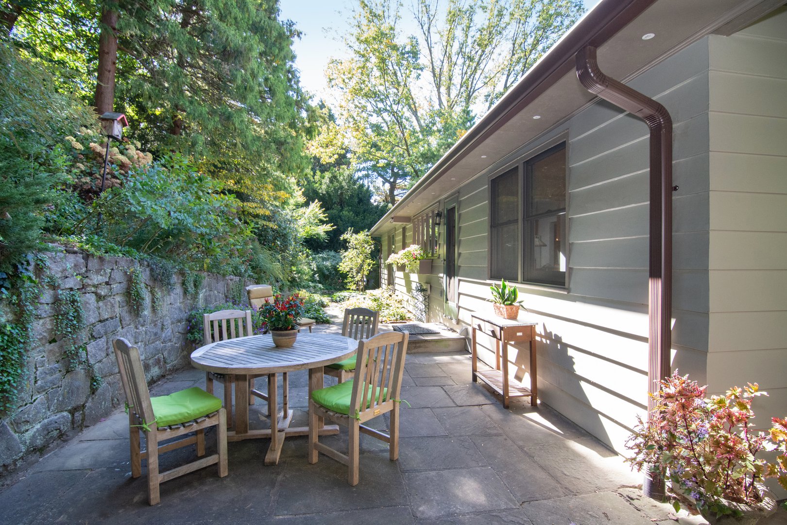 72 Magnolia Drive Photo 37