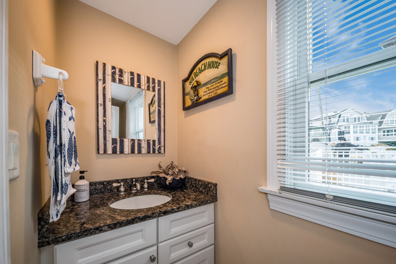 223 Giants Neck Road Photo 4